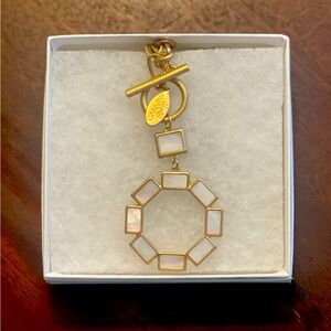 Bella Canvas Elegant Gold and White Necklace